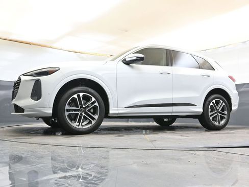 Used 2025 Audi Q5 Premium w/ 19" Wheel Package image 30