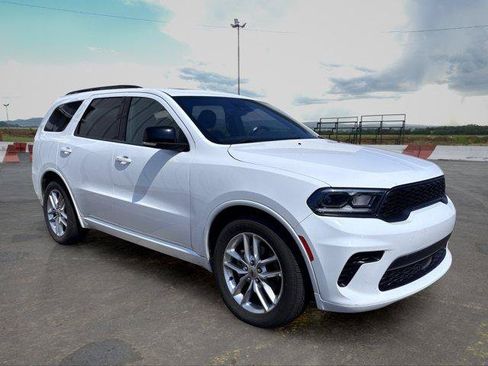 Used 2024 Dodge Durango GT RWD image 2