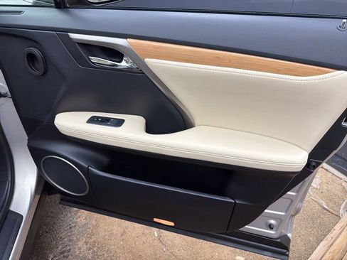 Used 2021 Lexus RX 350L Premium image 29