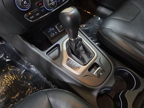Used 2016 Jeep Cherokee Limited FWD image 25