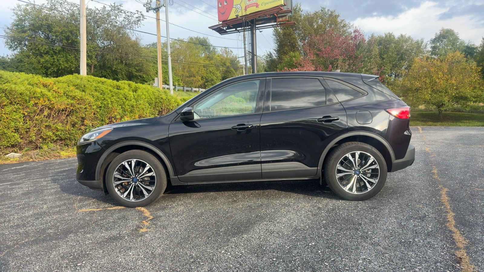 Used 2022 Ford Escape SE w/ SE Sport Appearance Package AWD/4WD image 7