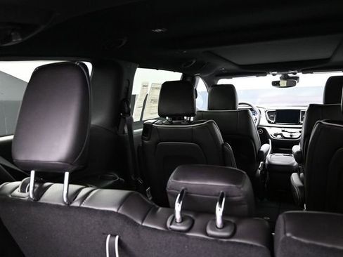 New 2026 Chrysler Pacifica Limited FWD image 19