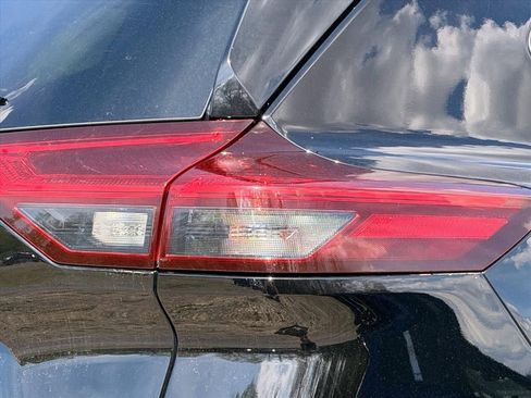 Used 2023 Nissan Rogue SL w/ SL Premium Package image 25