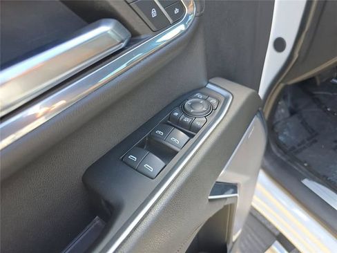 Used 2024 Chevrolet Silverado 2500 High Country w/ Technology Package AWD/4WD image 19