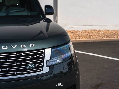 Used 2025 Land Rover Range Rover Long Wheelbase Autobiography AWD/4WD image 12