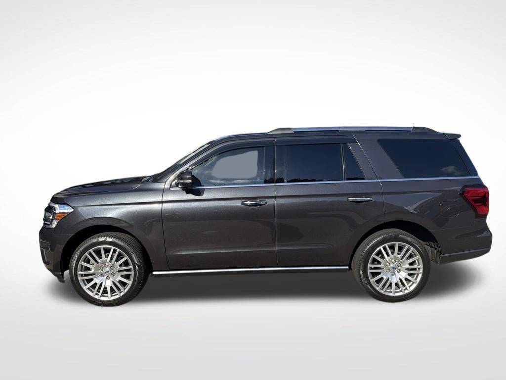 Used 2024 Ford Expedition Limited AWD/4WD image 3
