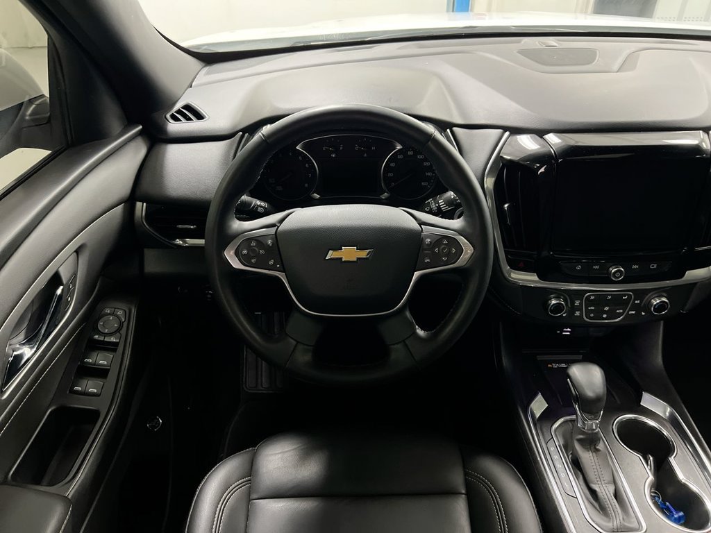 Used 2023 Chevrolet Traverse LT w/ LT Premium Package AWD/4WD image 11