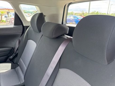 Used 2025 Kia Soul LX w/ LX Technology Package FWD image 21