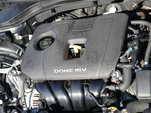 Used 2017 Hyundai Elantra Value Edition image 9