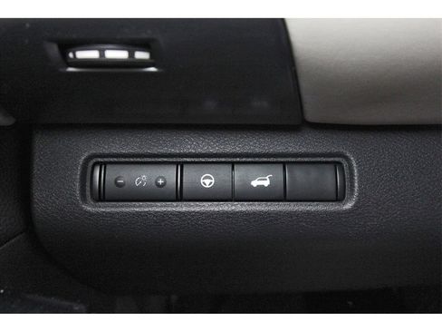 Used 2023 Nissan Pathfinder SL image 21