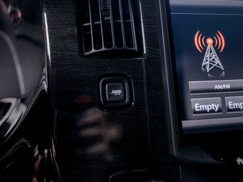 Used 2023 Chevrolet Express 2500 image 62