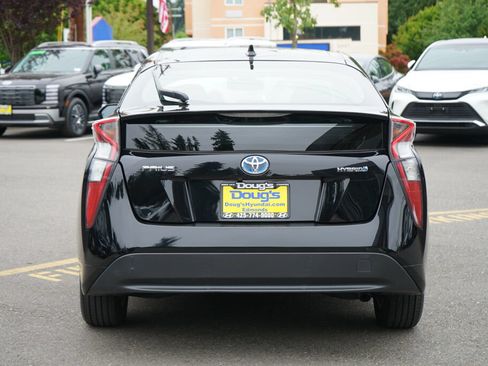 Used 2016 Toyota Prius Four w/ Advanced Technology Package FWD image 8