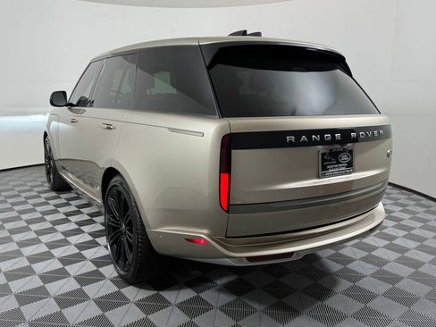 Used 2023 Land Rover Range Rover SE AWD/4WD image 3