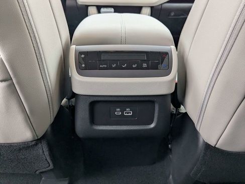 New 2025 Nissan Pathfinder SL image 16