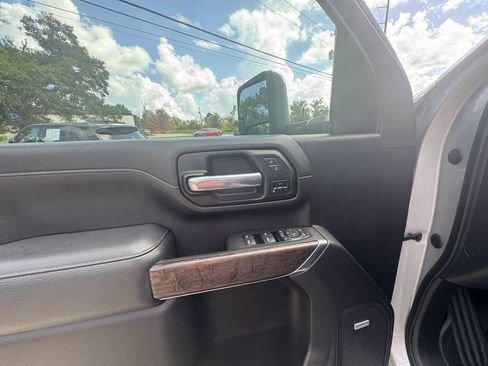 Used 2021 GMC Sierra 2500 Denali w/ Denali Ultimate Package AWD/4WD image 11