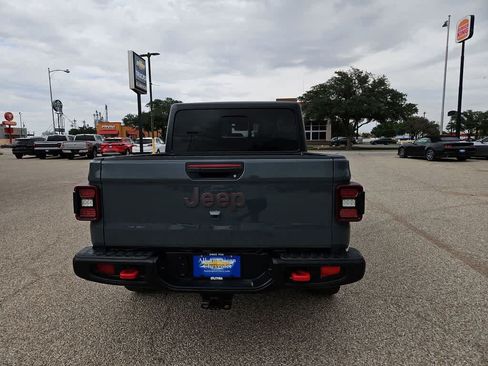 Used 2025 Jeep Gladiator Rubicon w/ Convenience Group AWD/4WD image 7