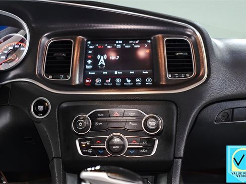 Used 2018 Dodge Charger SXT Plus w/ Driver Convenience Group image 14