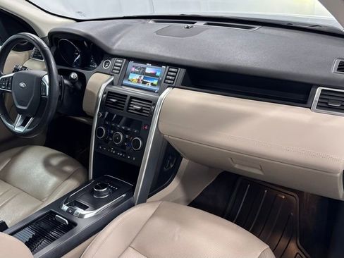 Used 2019 Land Rover Discovery Sport HSE AWD/4WD image 17