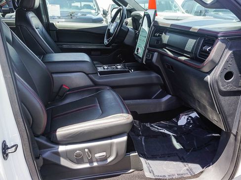 Used 2022 Ford Expedition Limited AWD/4WD image 12