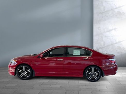 Used 2017 Honda Accord Sport image 3