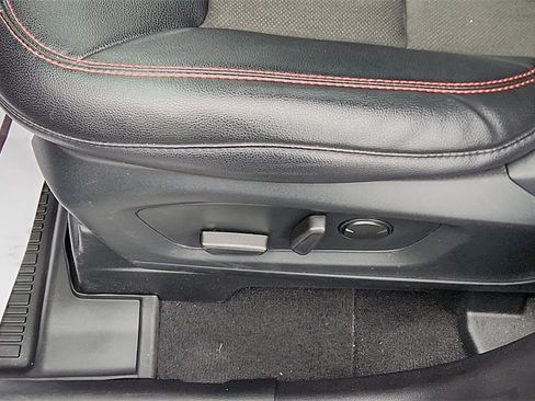 Used 2022 Ford Explorer ST-Line w/ Class IV Trailer Tow Package image 16