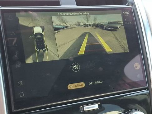 Used 2023 Land Rover Discovery HSE R-Dynamic image 23