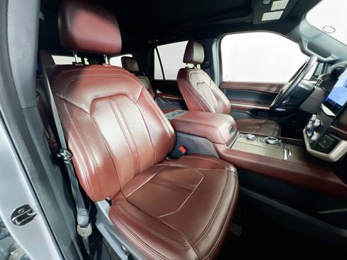 Used 2023 Ford Expedition Limited image 31