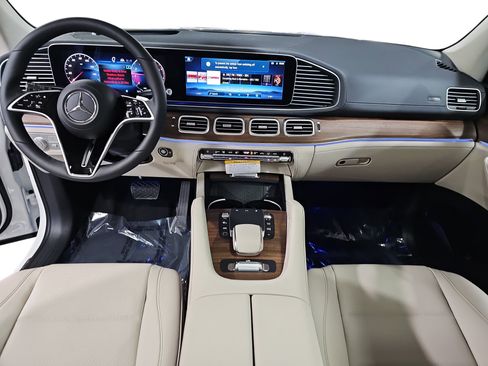 New 2026 Mercedes-Benz GLS 450 4MATIC image 9