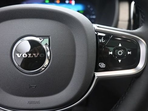 New 2026 Volvo XC90 T8 Plus w/ Protection Package Premier AWD/4WD image 14