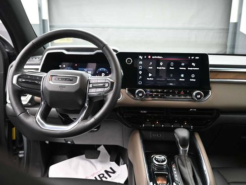 Used 2023 GMC Canyon Denali AWD/4WD image 13