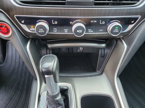 Used 2018 Honda Accord EX-L image 32