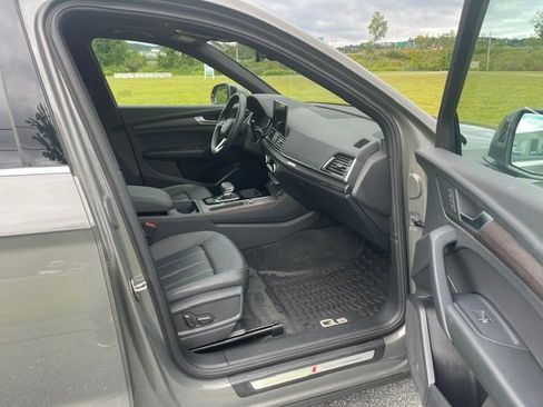 Used 2023 Audi Q5 2.0T Premium w/ Convenience Package AWD/4WD image 10