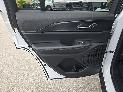 New 2025 Jeep Grand Cherokee Laredo X image 15