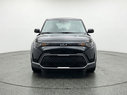 Used 2025 Kia Soul LX w/ LX Technology Package image 2