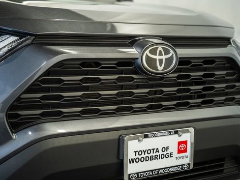Used 2025 Toyota RAV4 XLE AWD/4WD image 9