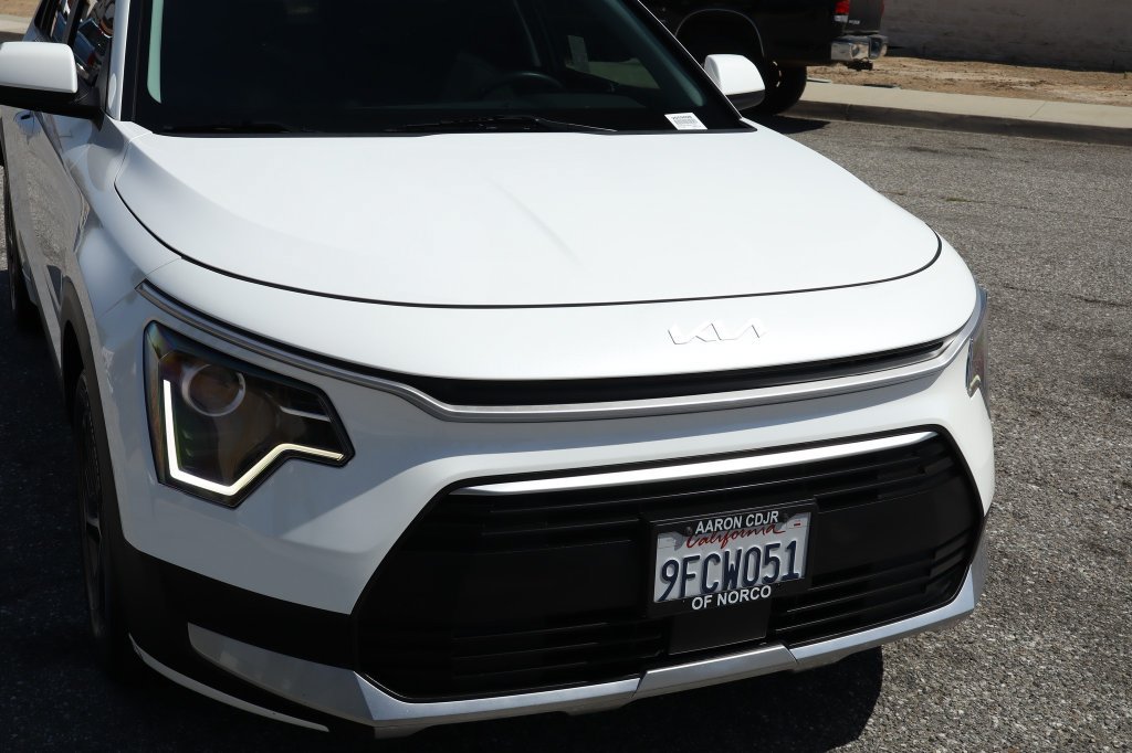 Used 2023 Kia Niro EX FWD image 9