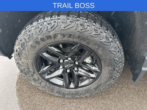 Used 2023 Chevrolet Silverado 1500 LT Trail Boss w/ Convenience Package II AWD/4WD image 32