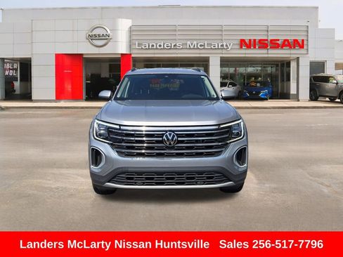 Used 2024 Volkswagen Atlas SE image 11