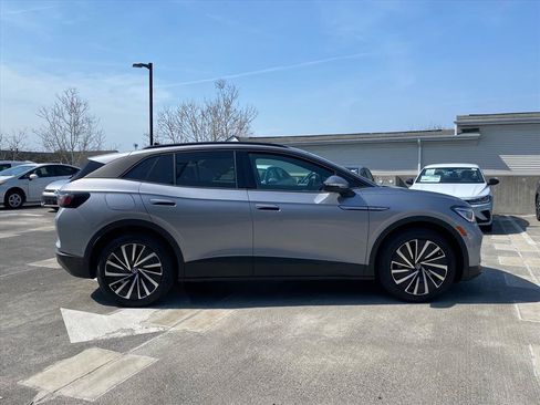 Used 2024 Volkswagen ID.4 S image 2