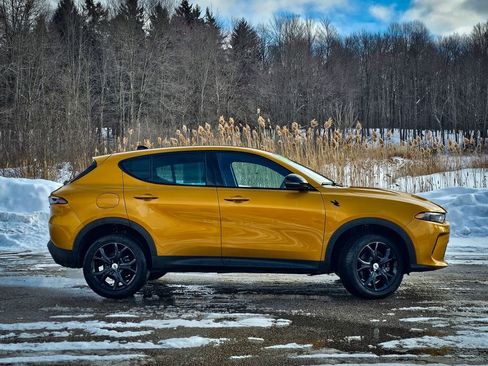 Used 2024 Dodge Hornet GT w/ GT Blacktop Package image 2