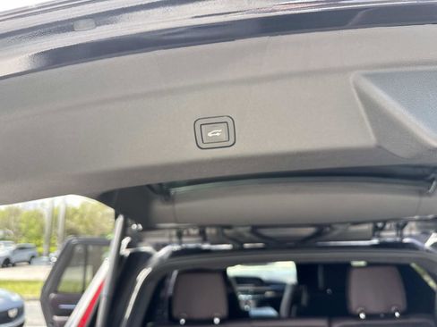 Certified 2024 Cadillac Escalade Sport Platinum w/ Heavy-Duty Trailer Package AWD/4WD image 12