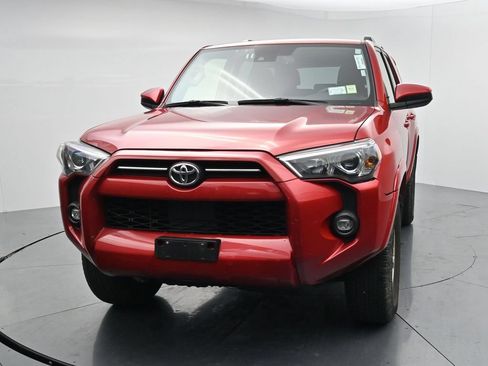 Used 2024 Toyota 4Runner SR5 AWD/4WD image 3