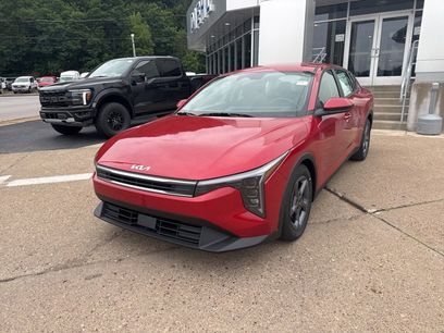 New 2025 Kia K4 LXS