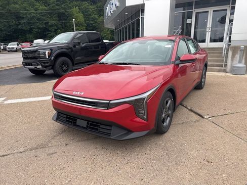 New 2025 Kia K4 LXS image 3