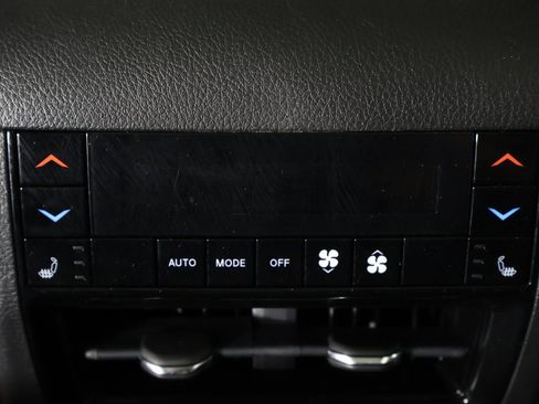 Used 2022 Jeep Grand Cherokee Overland w/ Luxury Tech Group IV image 67