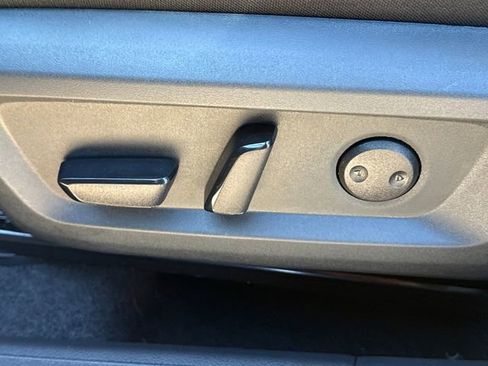 Certified 2025 Nissan Rogue SV image 22