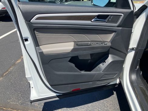 Used 2023 Volkswagen Atlas SE w/ Panoramic Sunroof Package AWD/4WD image 12