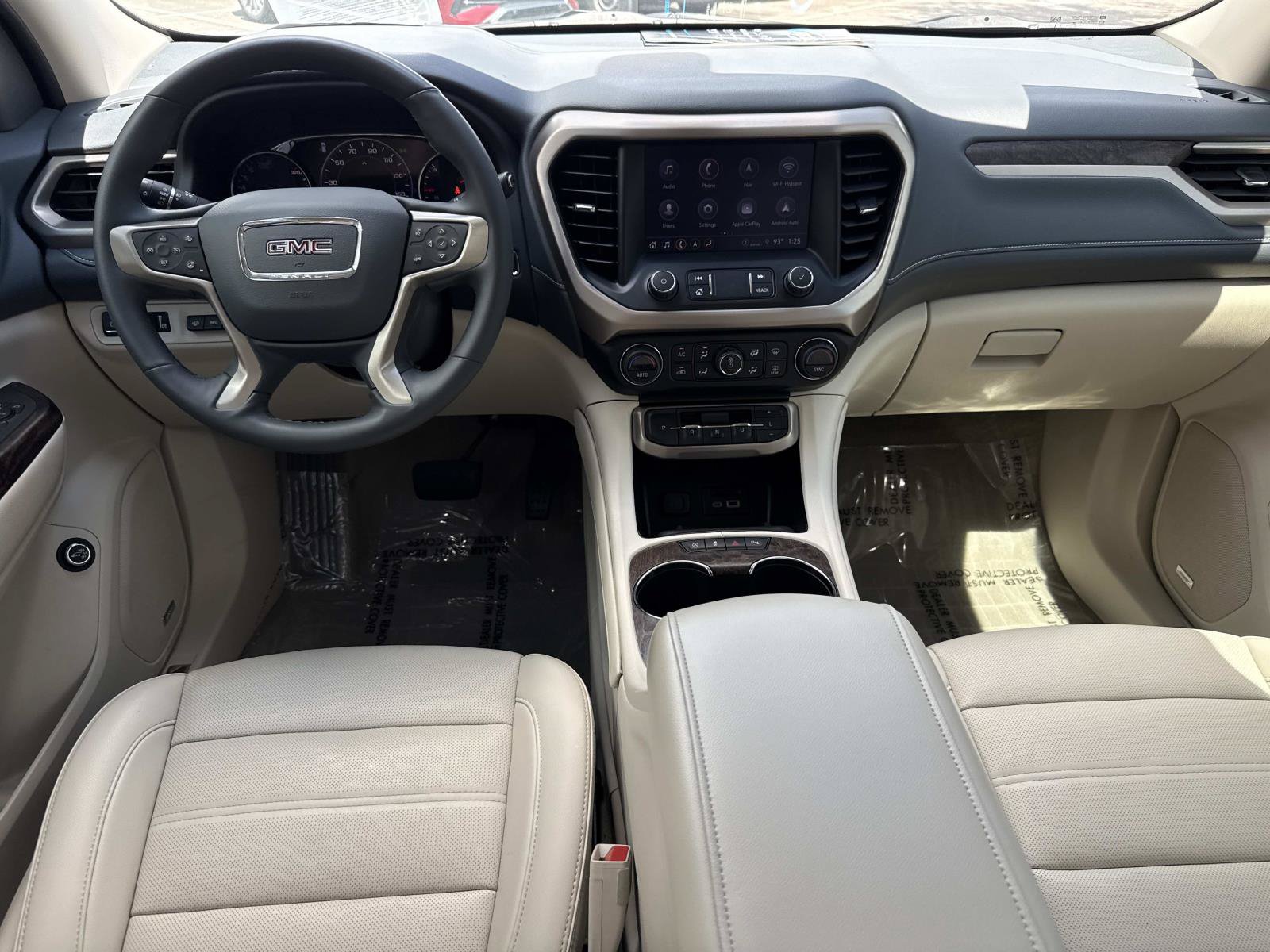 Used 2023 GMC Acadia Denali w/ Denali Technology Package FWD image 15
