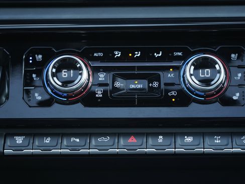 Used 2025 GMC Sierra 2500 AT4X image 28