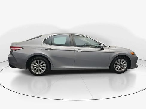 Used 2018 Toyota Camry LE w/ Convenience Package image 11